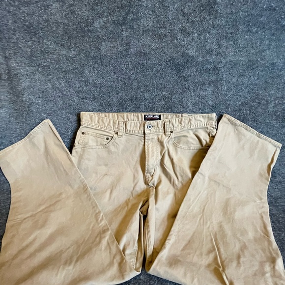 Kirkland Signature Tan Chinos Classic Straight-Leg size 39x30 - Picture 7 of 11
